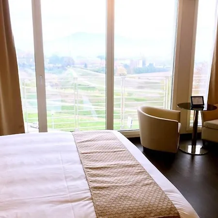Datini Hotel 4*