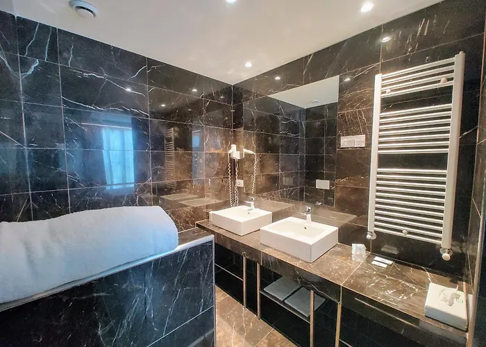 Ξενοδοχείο Datini 4*